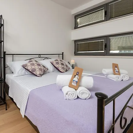 Apartment Apartman Amadea